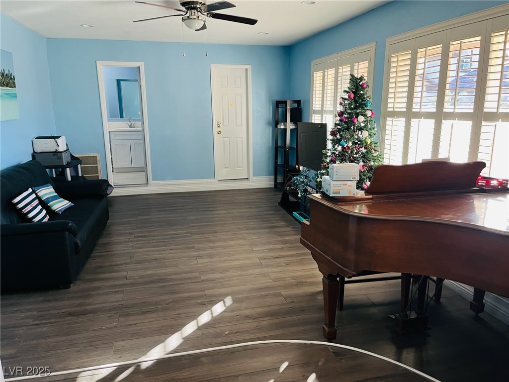 1695 Westwind Road Property Photo 3