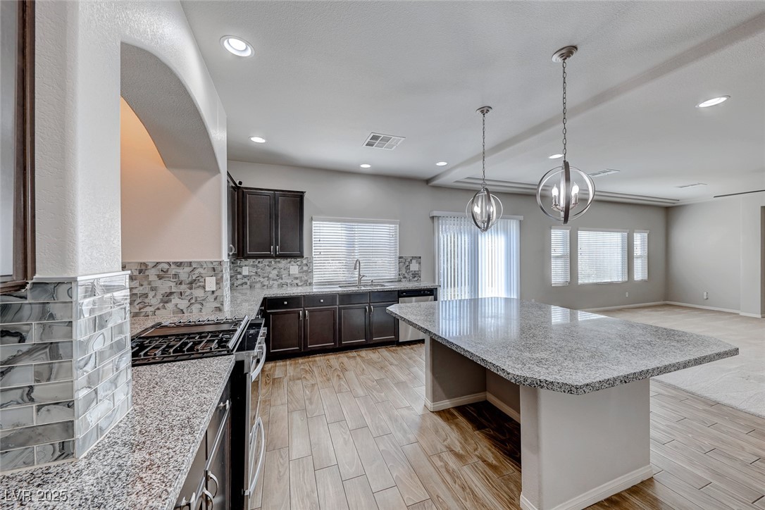 10598 Aphrodite Street Property Photo 7