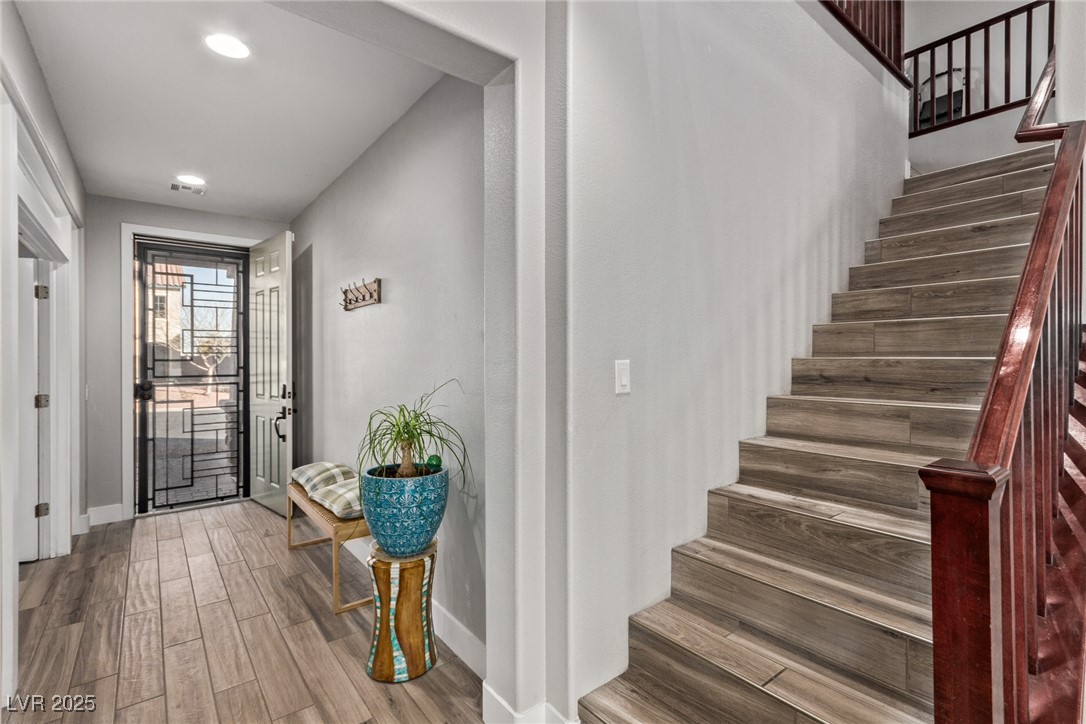 7131 Rosecrans Street Property Photo 4