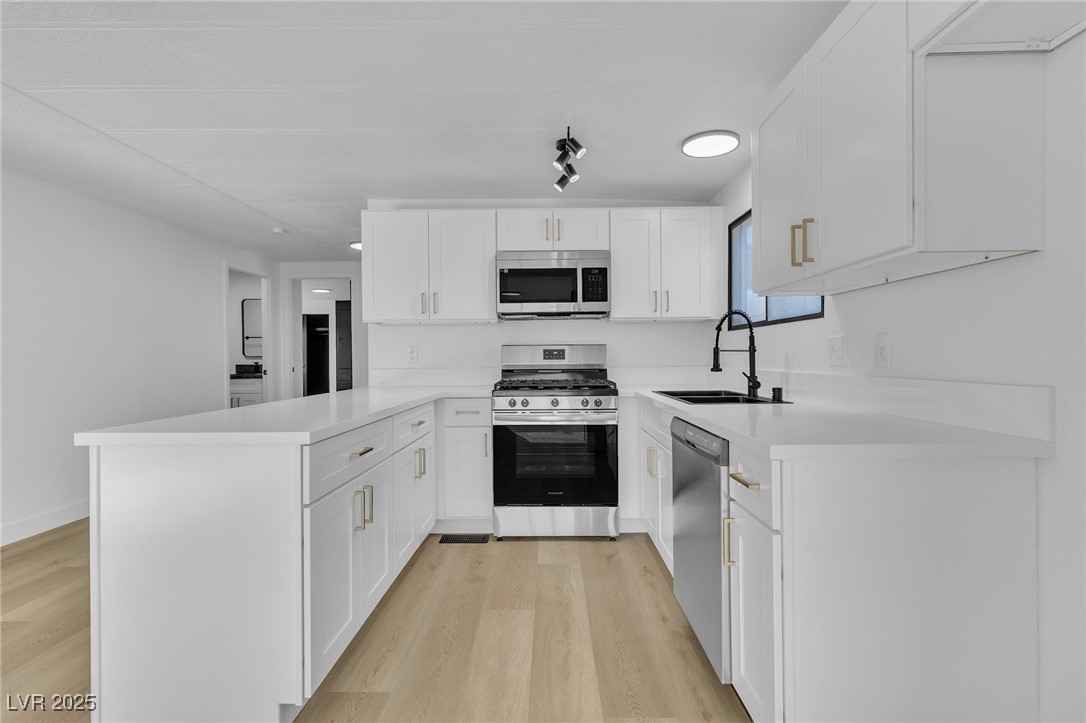 3020 Broadway Avenue Property Photo 5