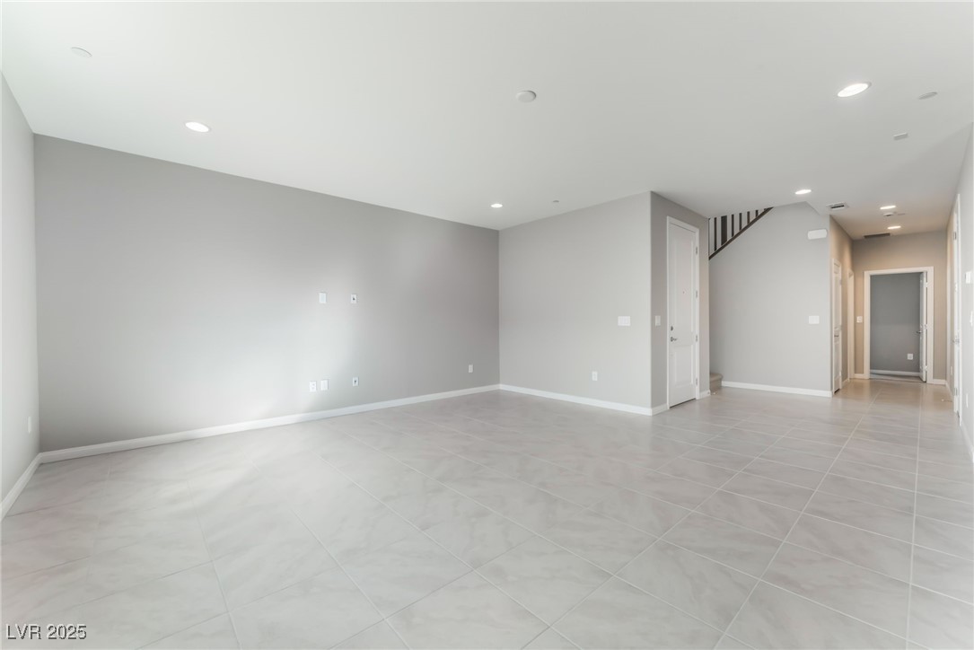9247 Lunar Phase Street Property Photo 6
