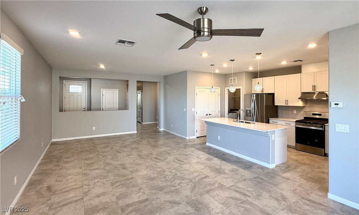 7490 Lush Oasis Avenue Property Photo 6
