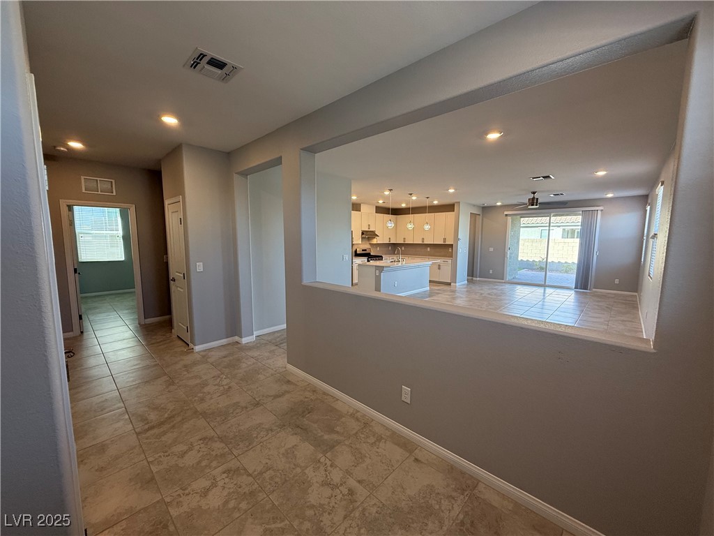 7490 Lush Oasis Avenue Property Photo 15