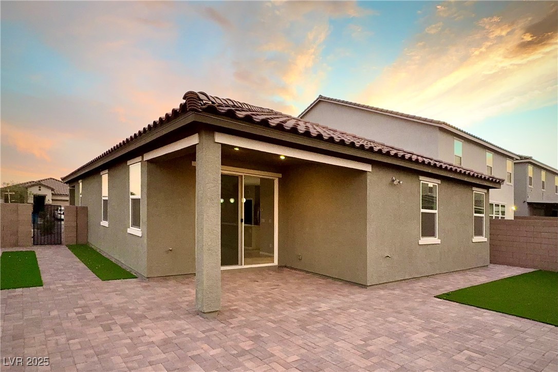 7490 Lush Oasis Avenue Property Photo 19