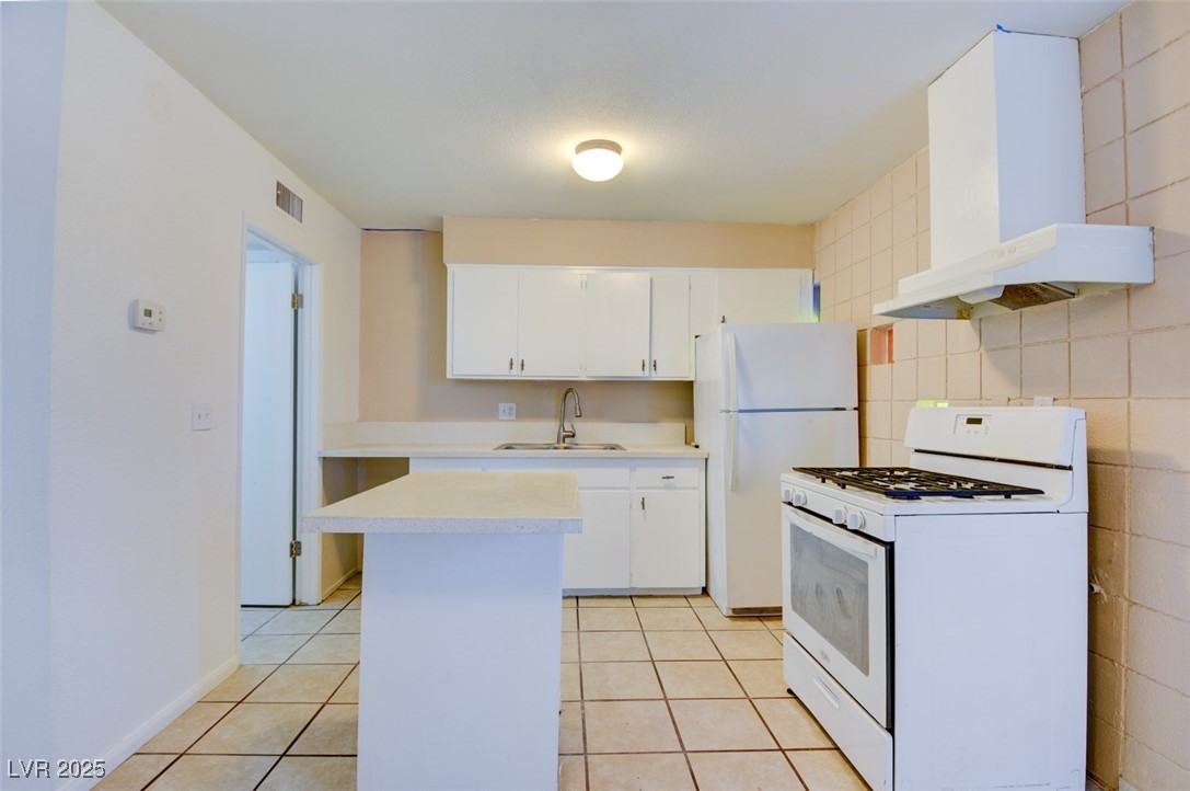 641 North Maryland Parkway 2 & 4 Property Photo 5