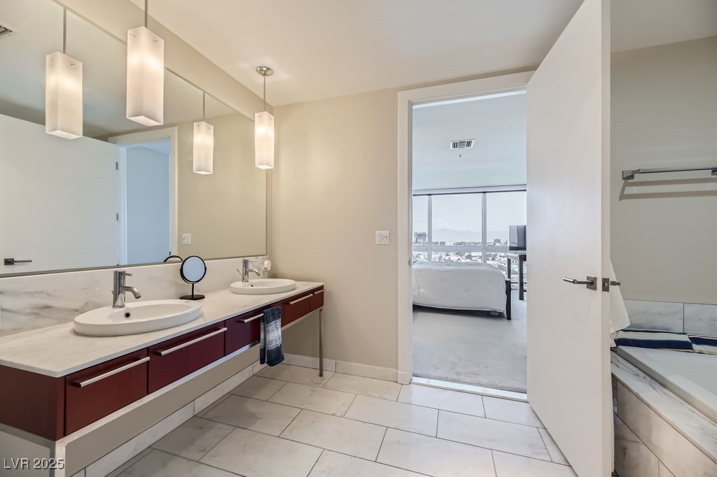 4471 Dean Martin Drive 1002 Property Photo 13