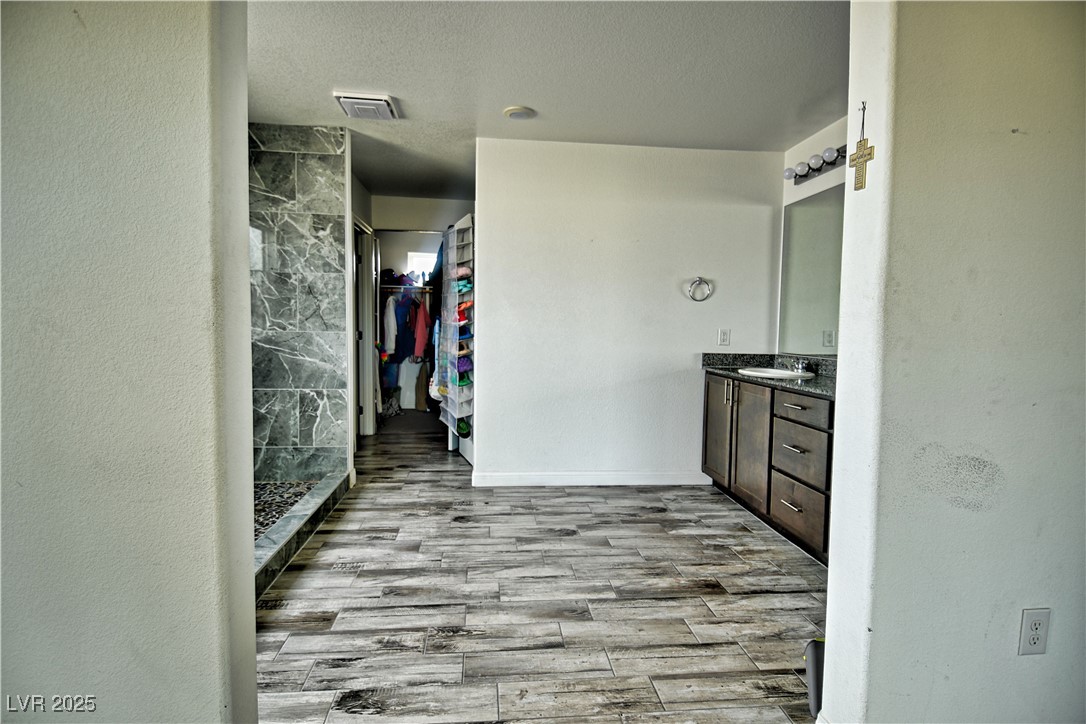 3439 Midnight Shadows Way Property Photo 12