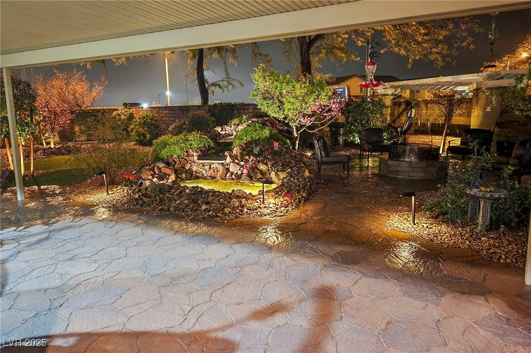 10372 Hawks Wing Street Property Photo 15