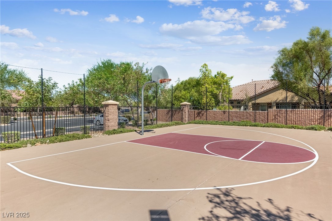 10372 Hawks Wing Street Property Photo 63