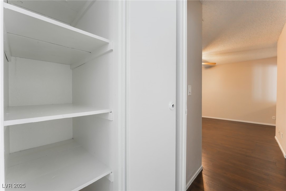 5453 Requa Avenue Property Photo 14
