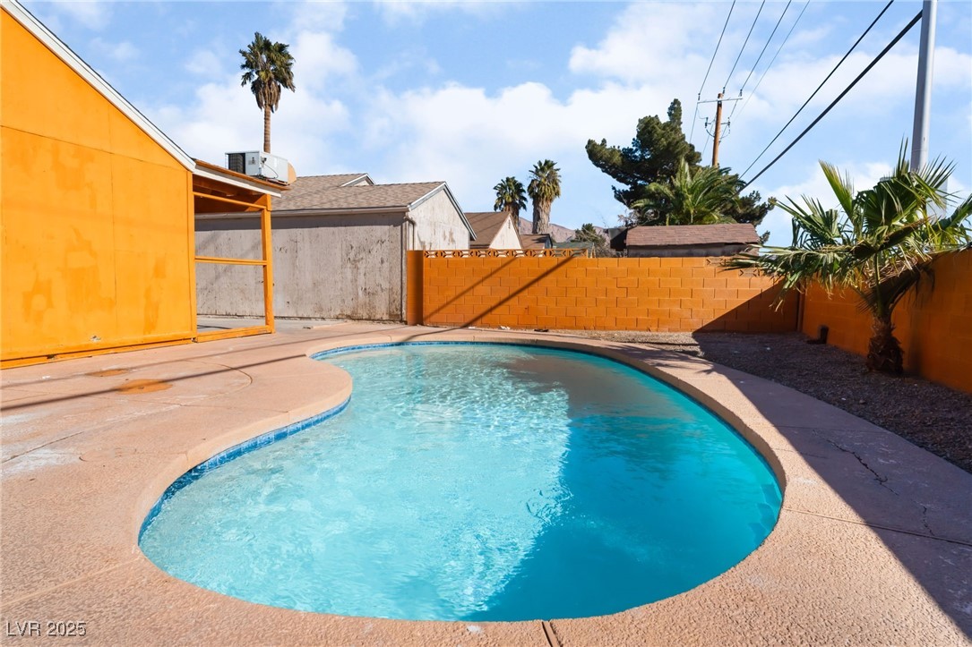5453 Requa Avenue Property Photo 32