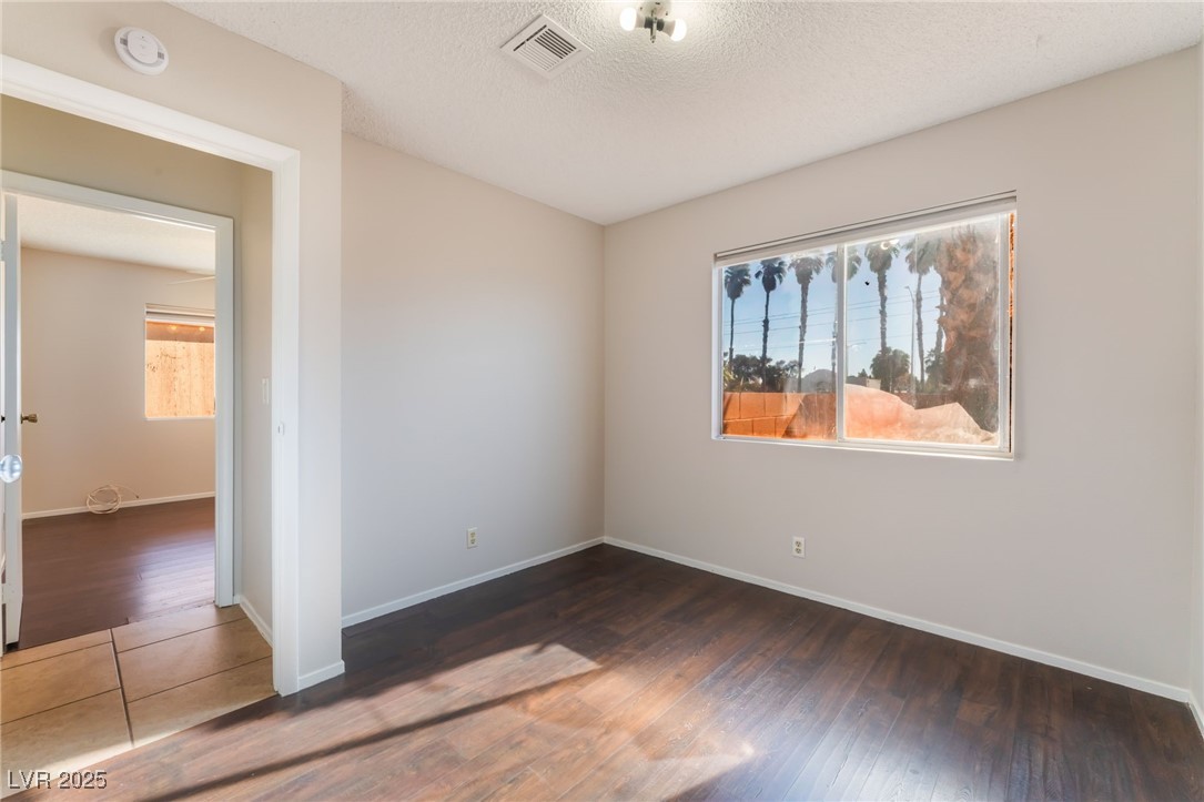 5453 Requa Avenue Property Photo 38