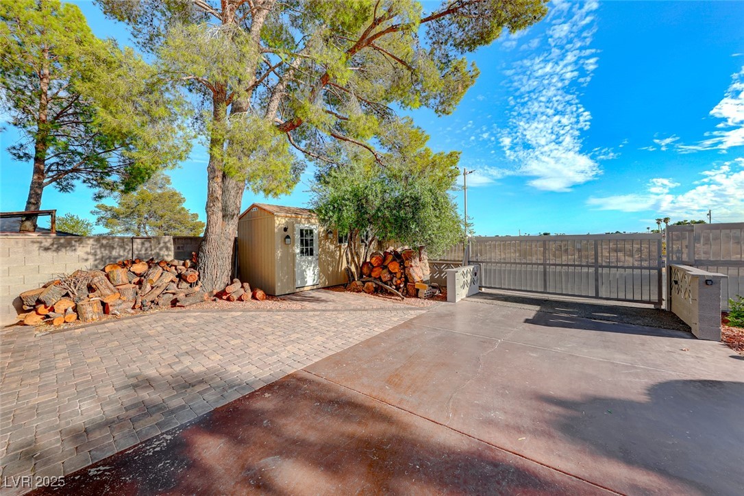 6640 Palmyra Avenue Property Photo 13