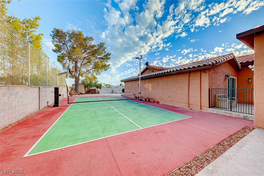 6640 Palmyra Avenue Property Photo 17