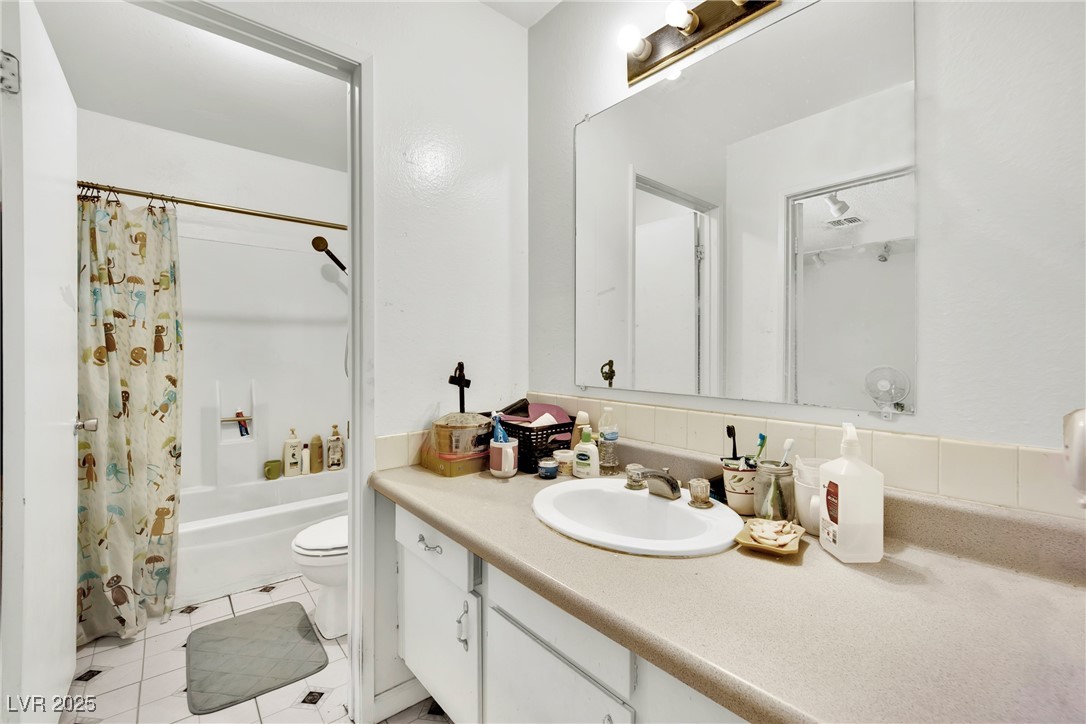 6133 Meadowgrass Lane Property Photo 18