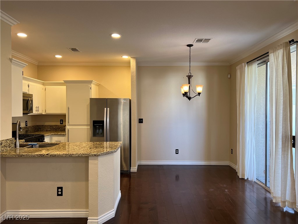 251 South Green Valley Parkway 5014 Property Photo 5