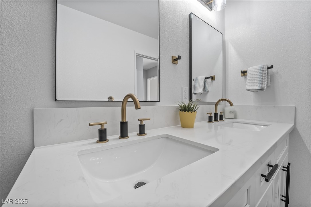 4431 El Cebra Way Property Photo 25