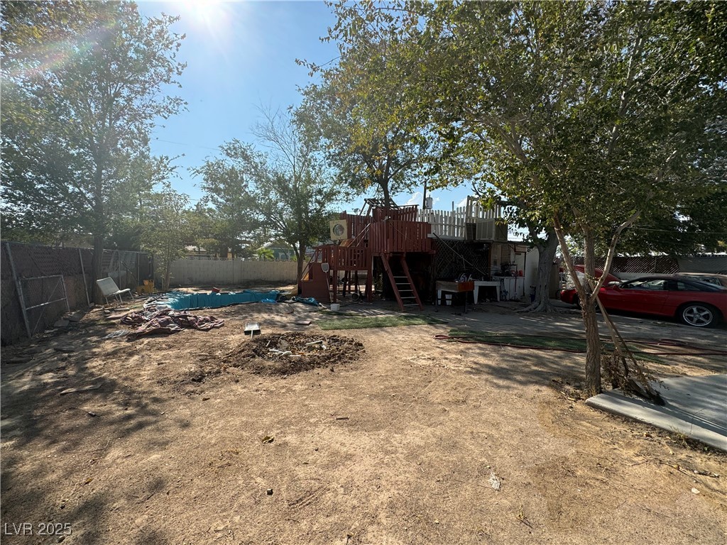 2127 Crawford Street Property Photo 5