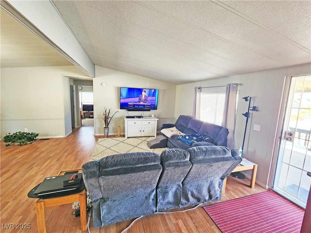860 East Gold Point Road Property Photo 4