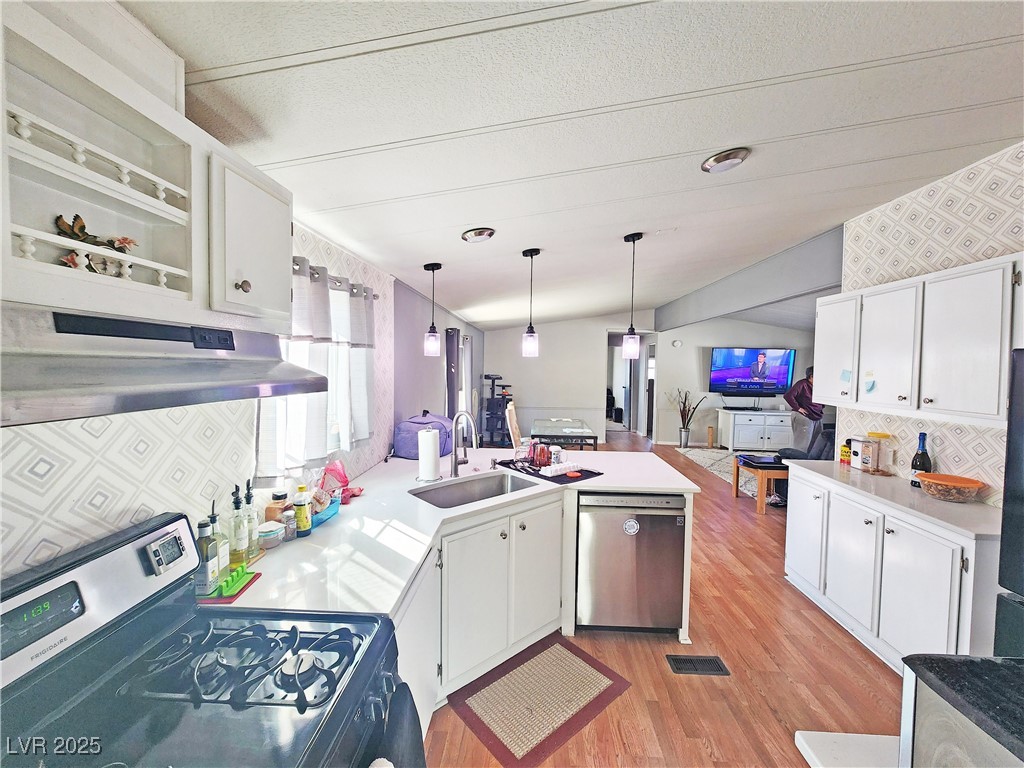 860 East Gold Point Road Property Photo 9