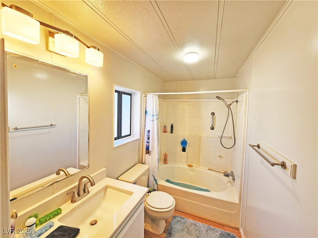 860 East Gold Point Road Property Photo 11