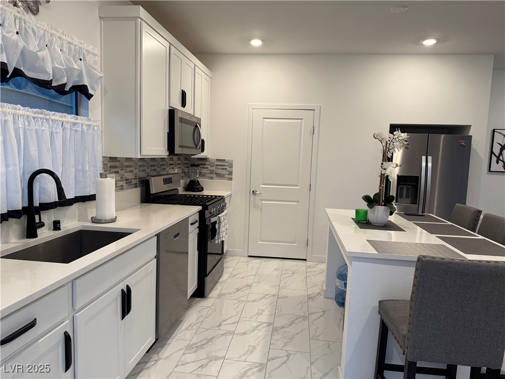 10411 Rose Palisade Street Property Photo 12