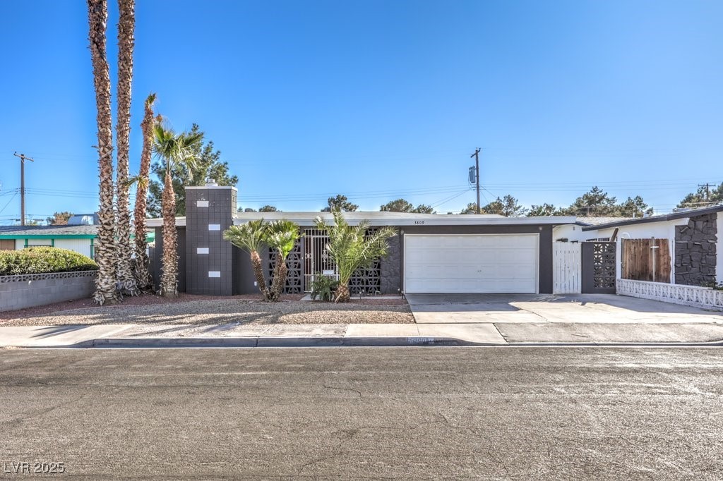 3809 San Angelo Avenue Property Photo 1