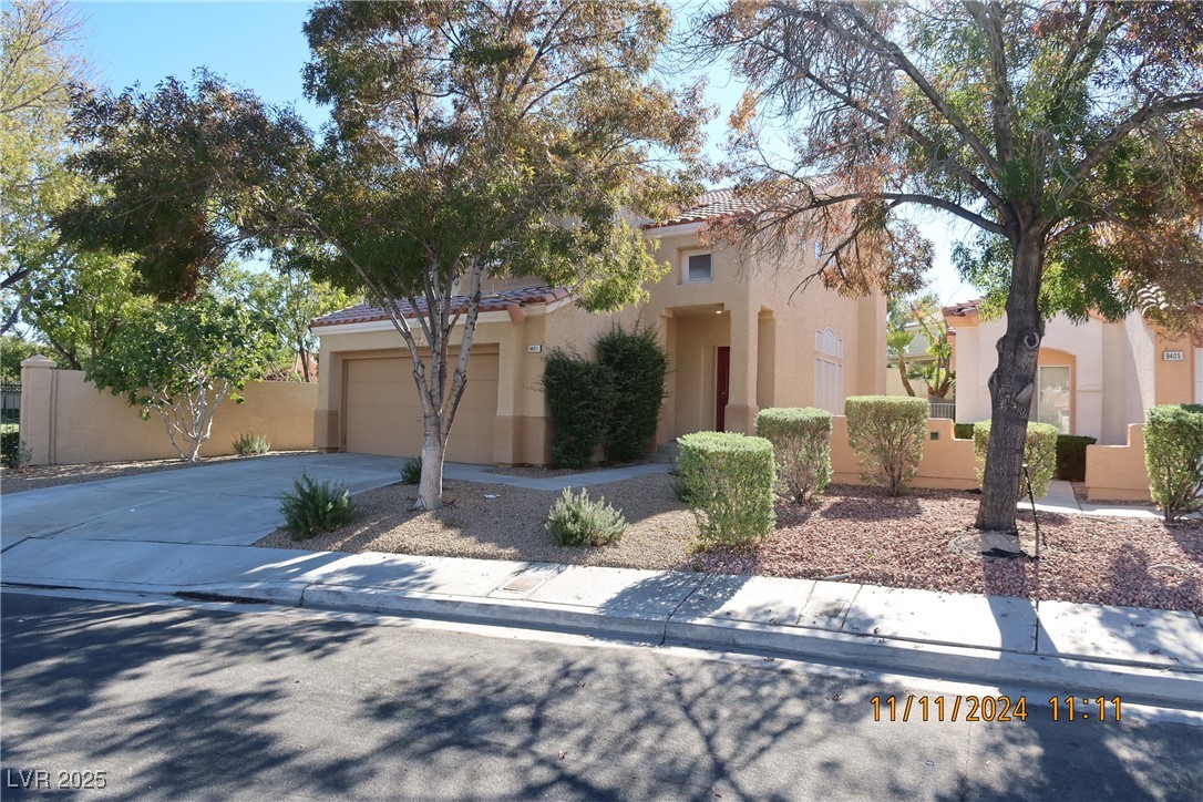 9401 Summer Rain Drive Property Photo 17