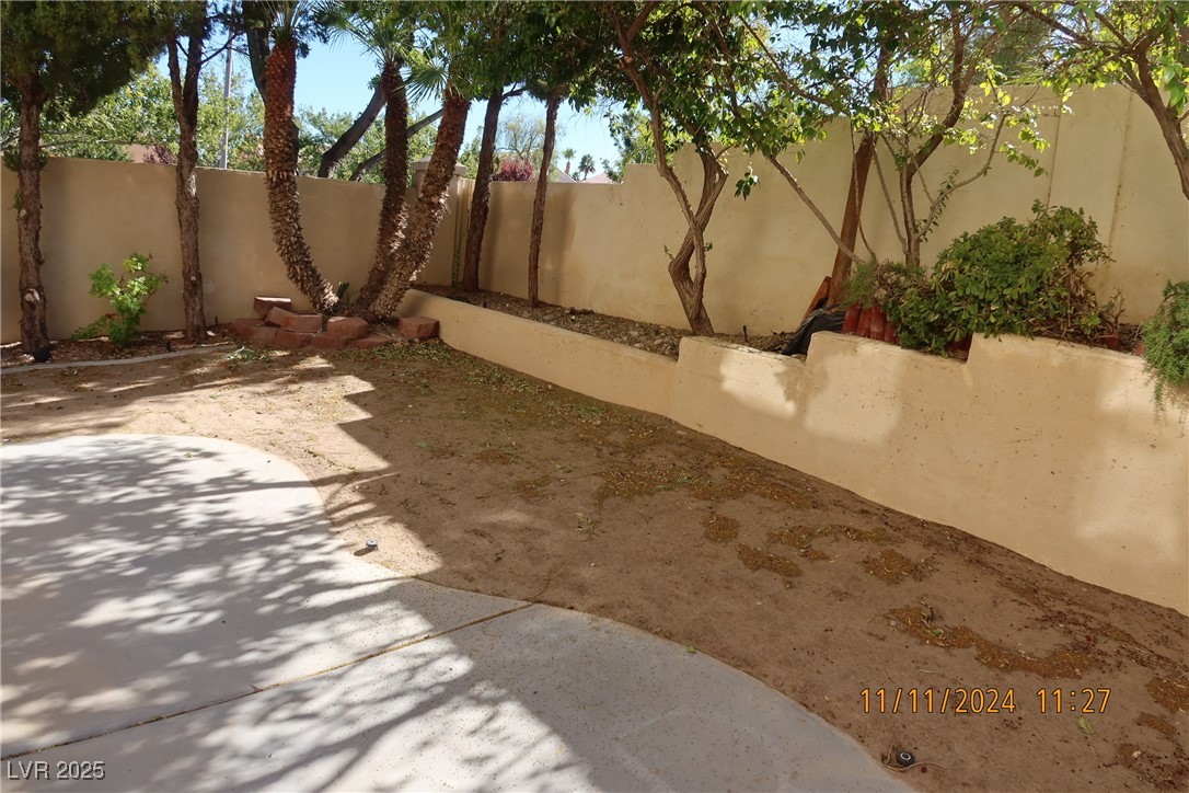 9401 Summer Rain Drive Property Photo 18