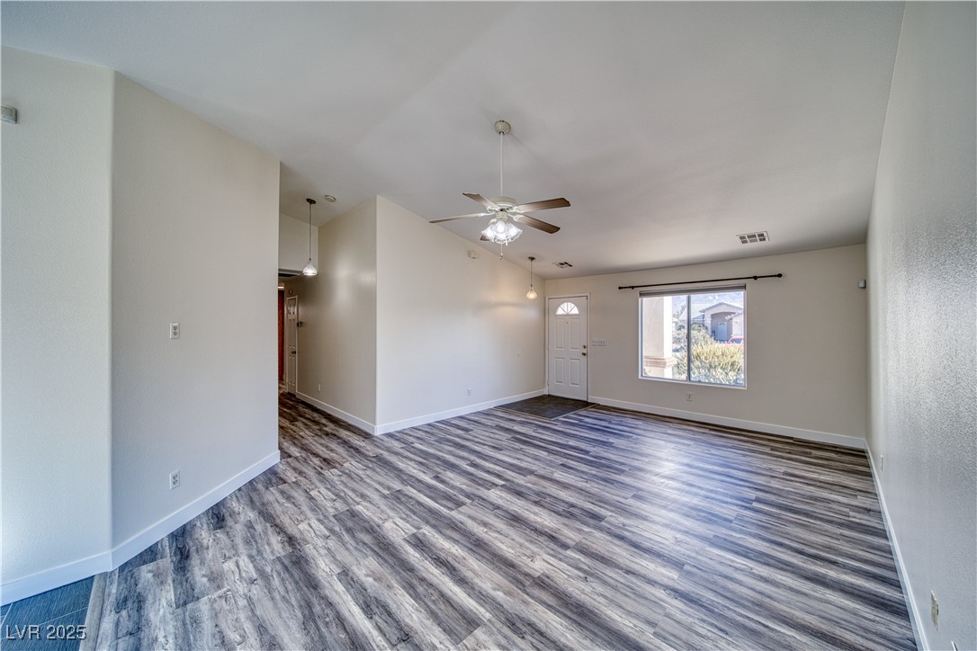 5020 Valero Court Property Photo 4