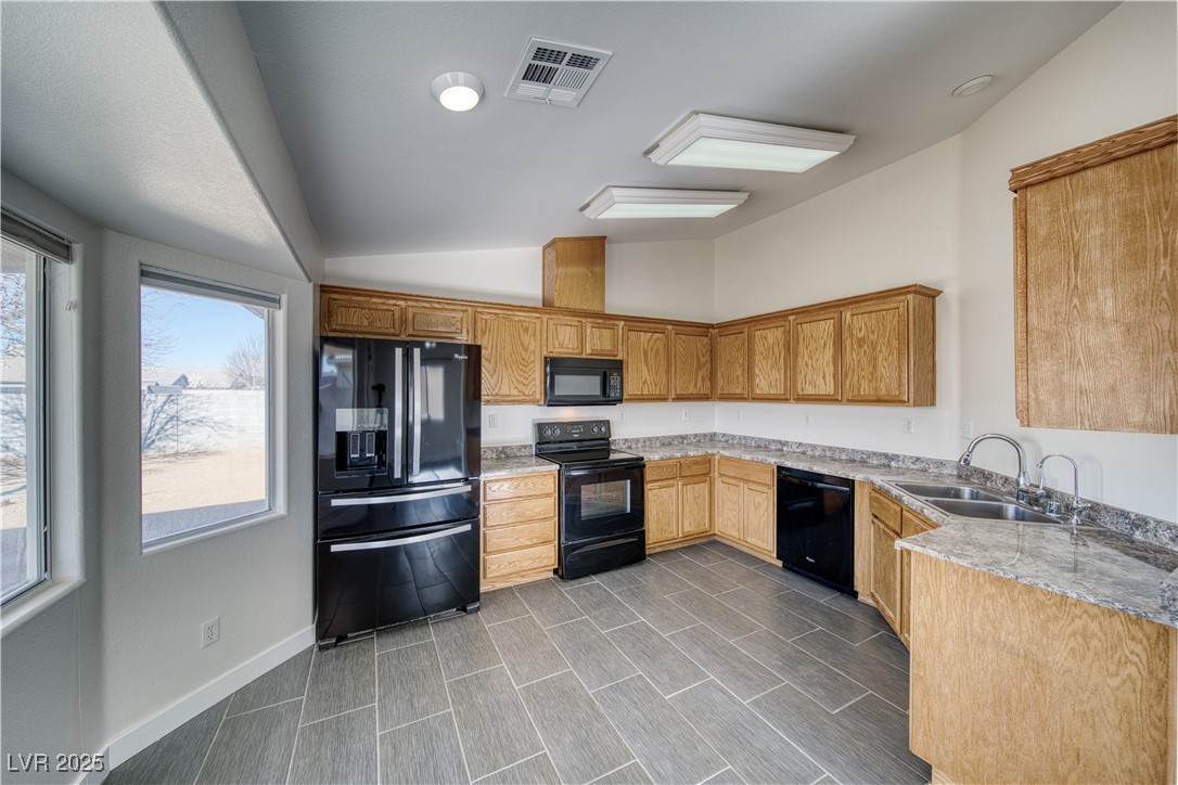 5020 Valero Court Property Photo 6