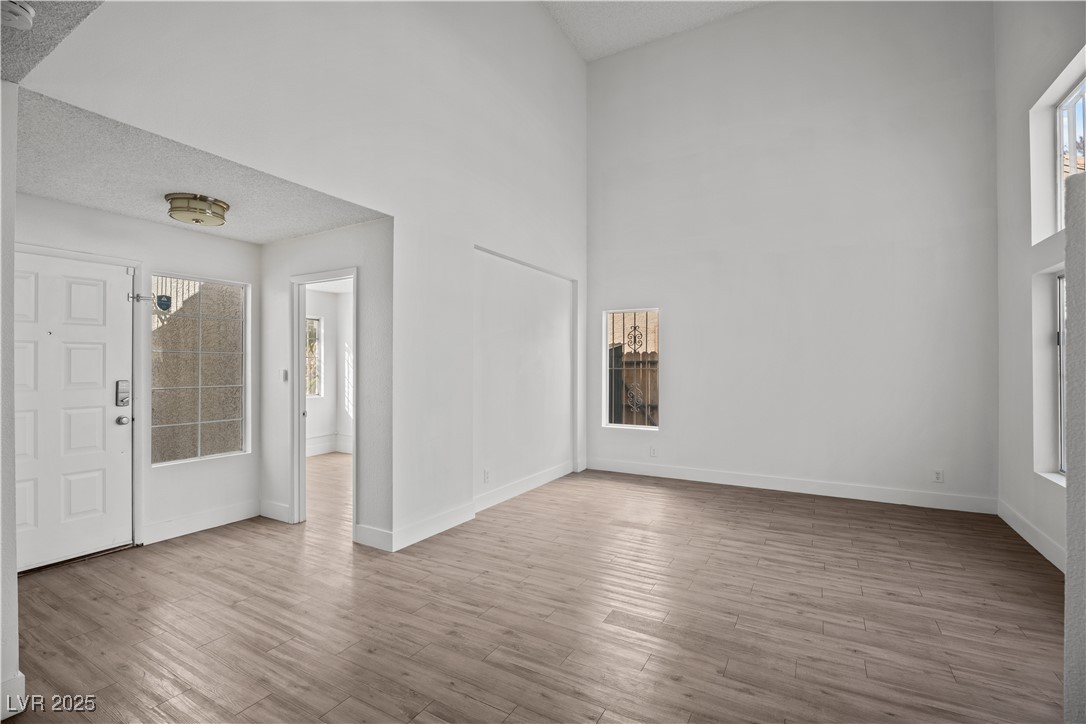 5458 Walton Heath Avenue Property Photo 7