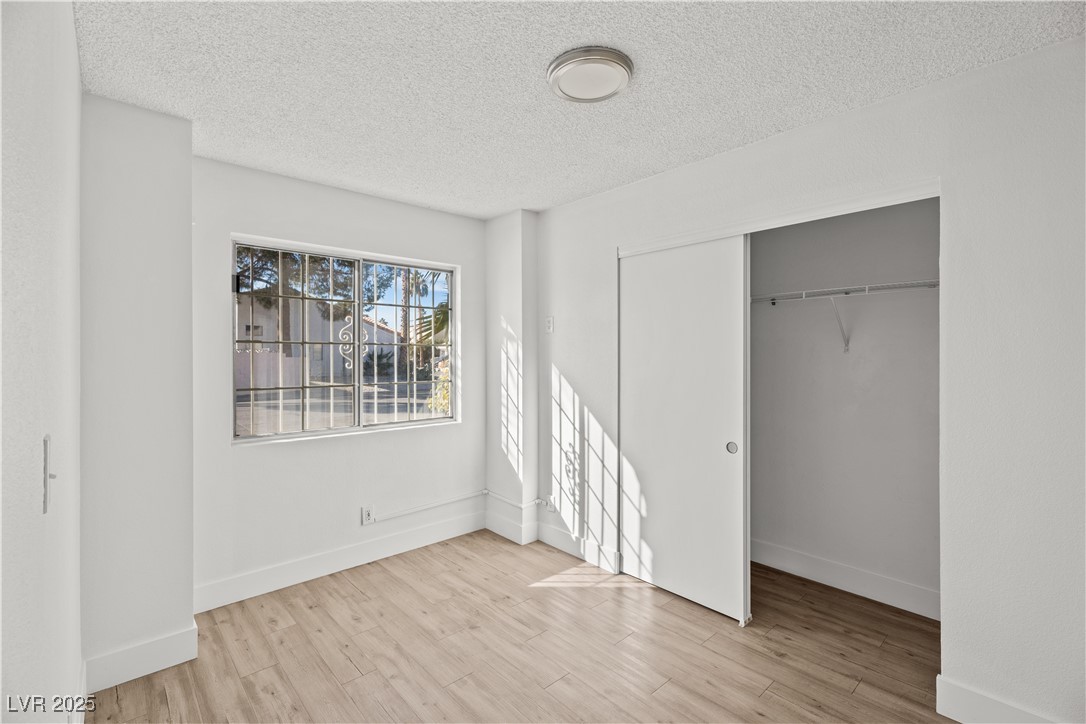 5458 Walton Heath Avenue Property Photo 9