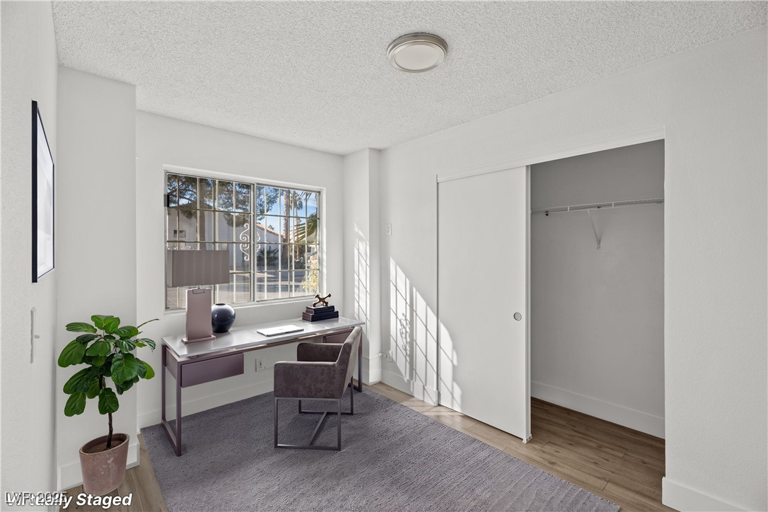 5458 Walton Heath Avenue Property Photo 10