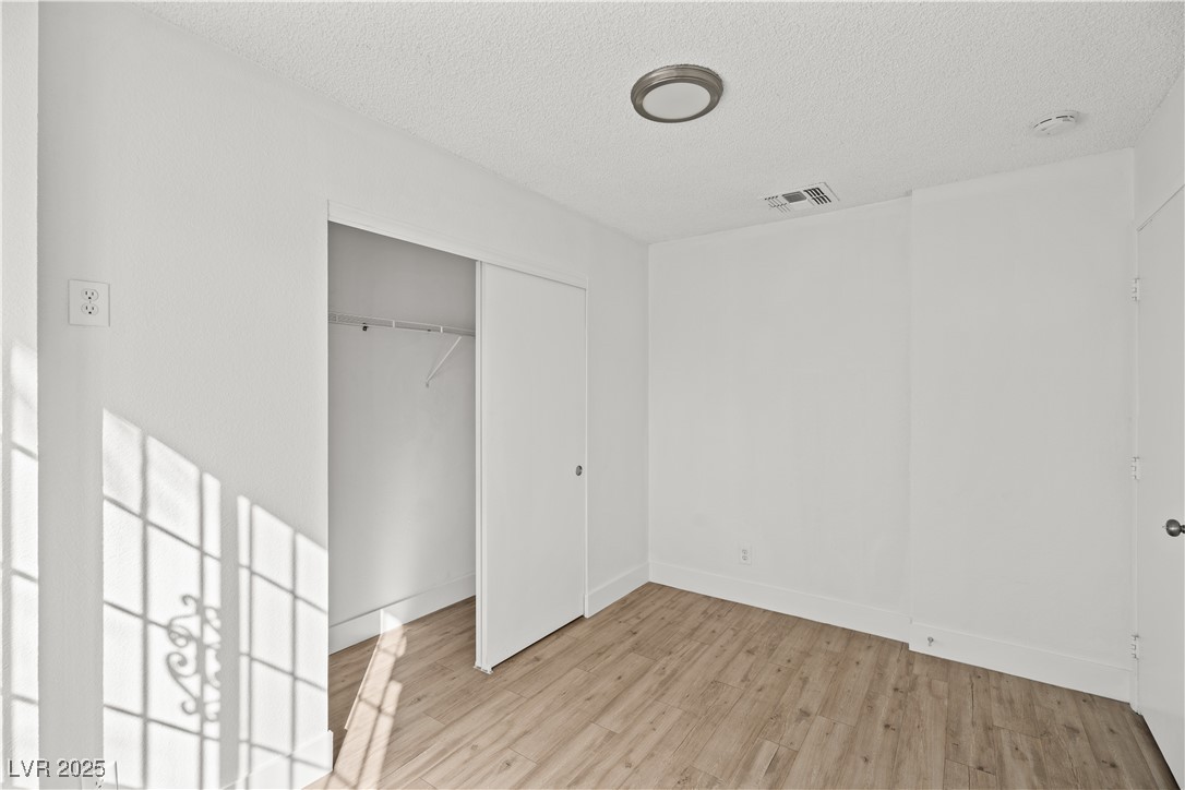 5458 Walton Heath Avenue Property Photo 11