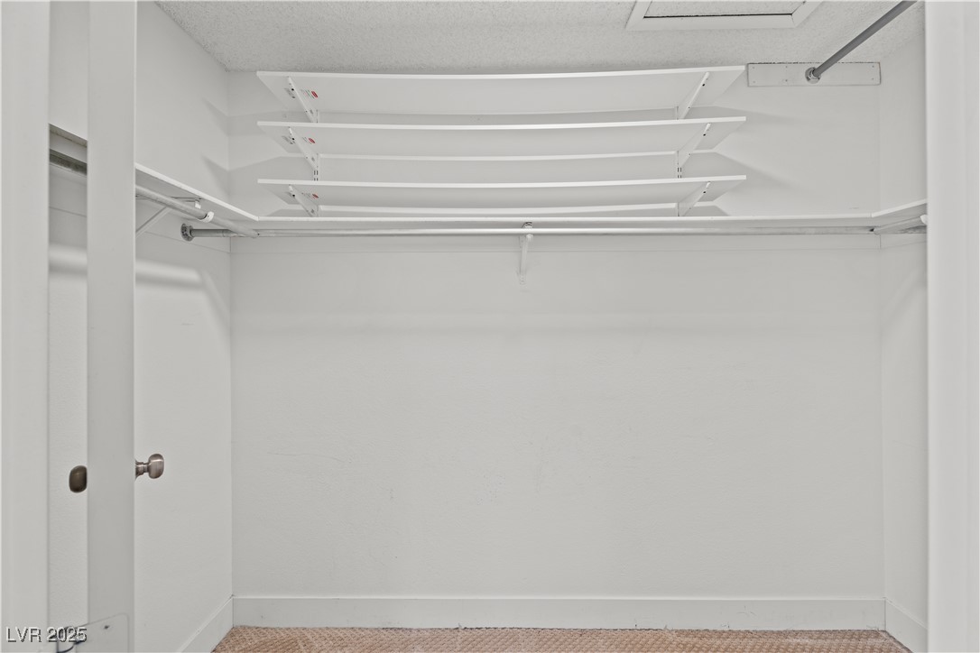 5458 Walton Heath Avenue Property Photo 45