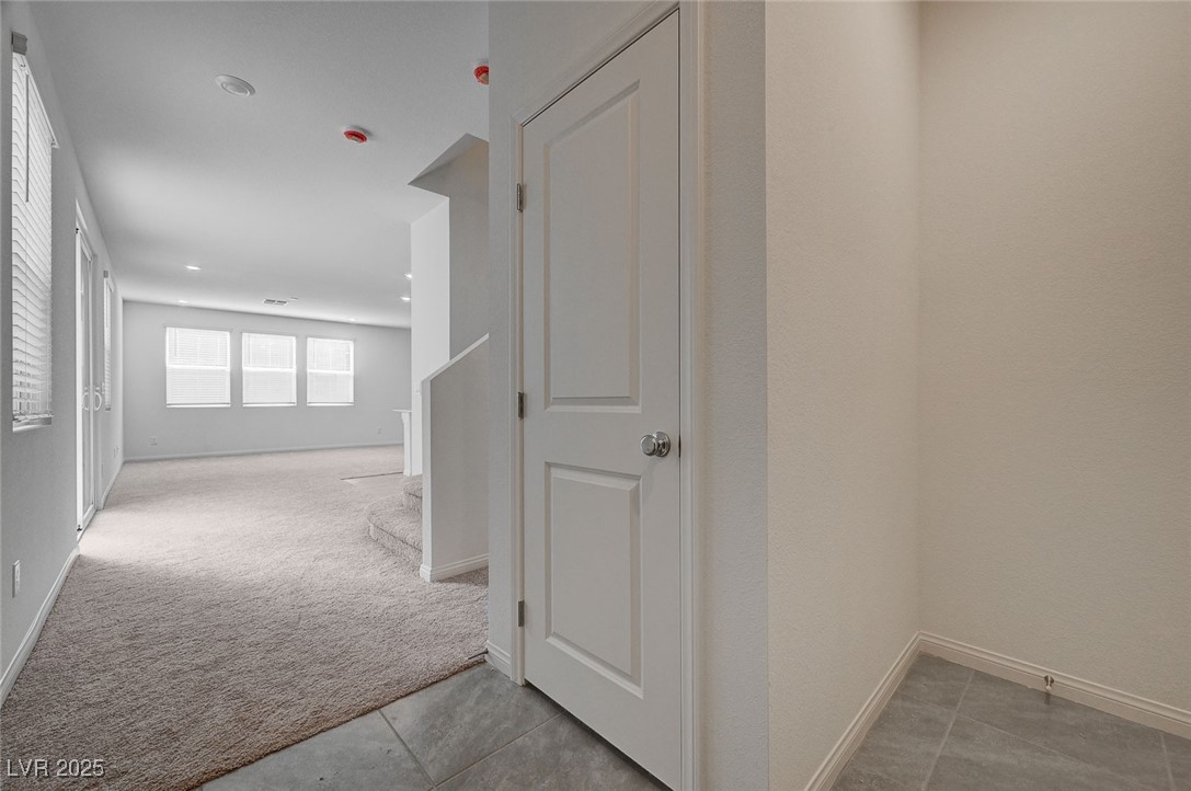 9121 Vesey Avenue Property Photo 6