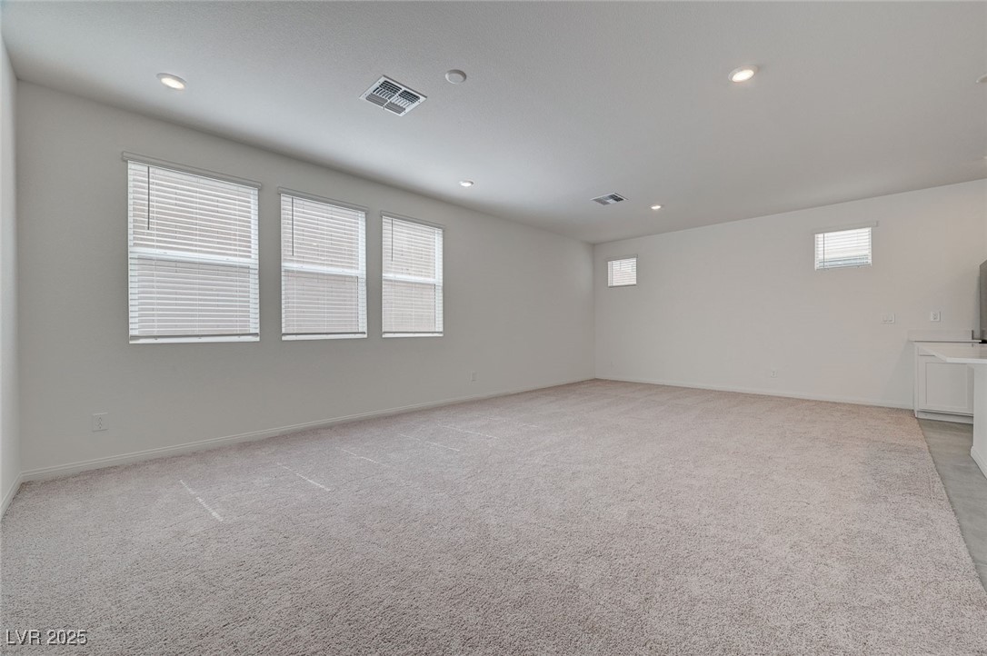 9121 Vesey Avenue Property Photo 9