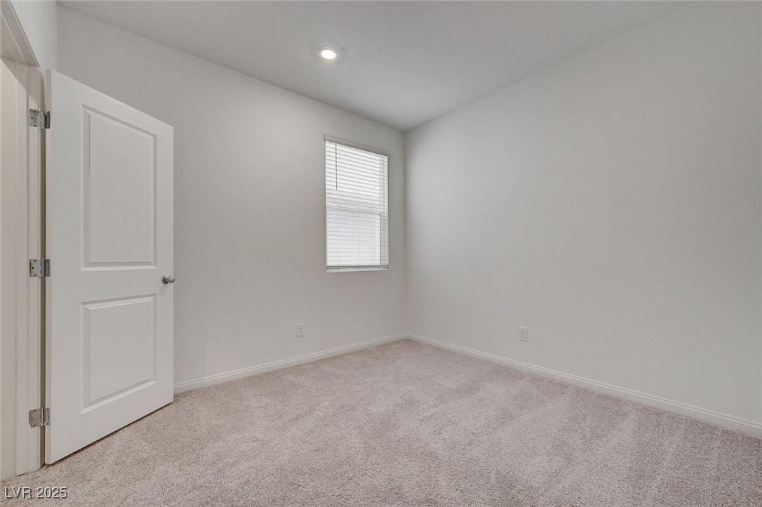9121 Vesey Avenue Property Photo 32