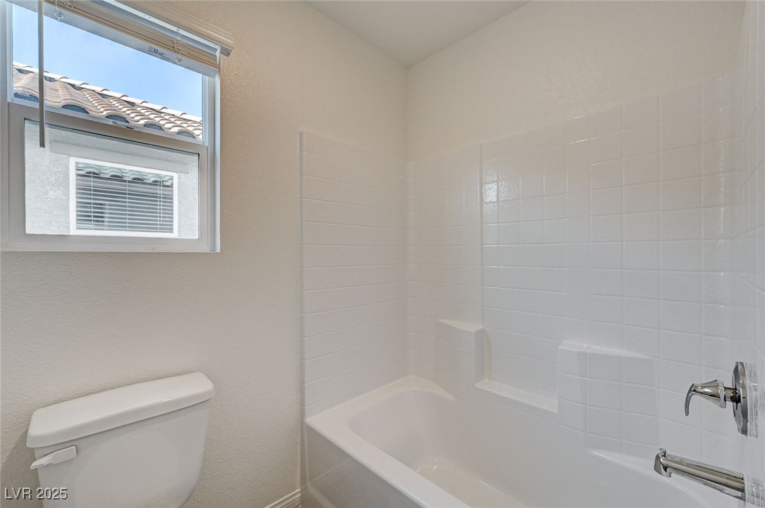 9121 Vesey Avenue Property Photo 38