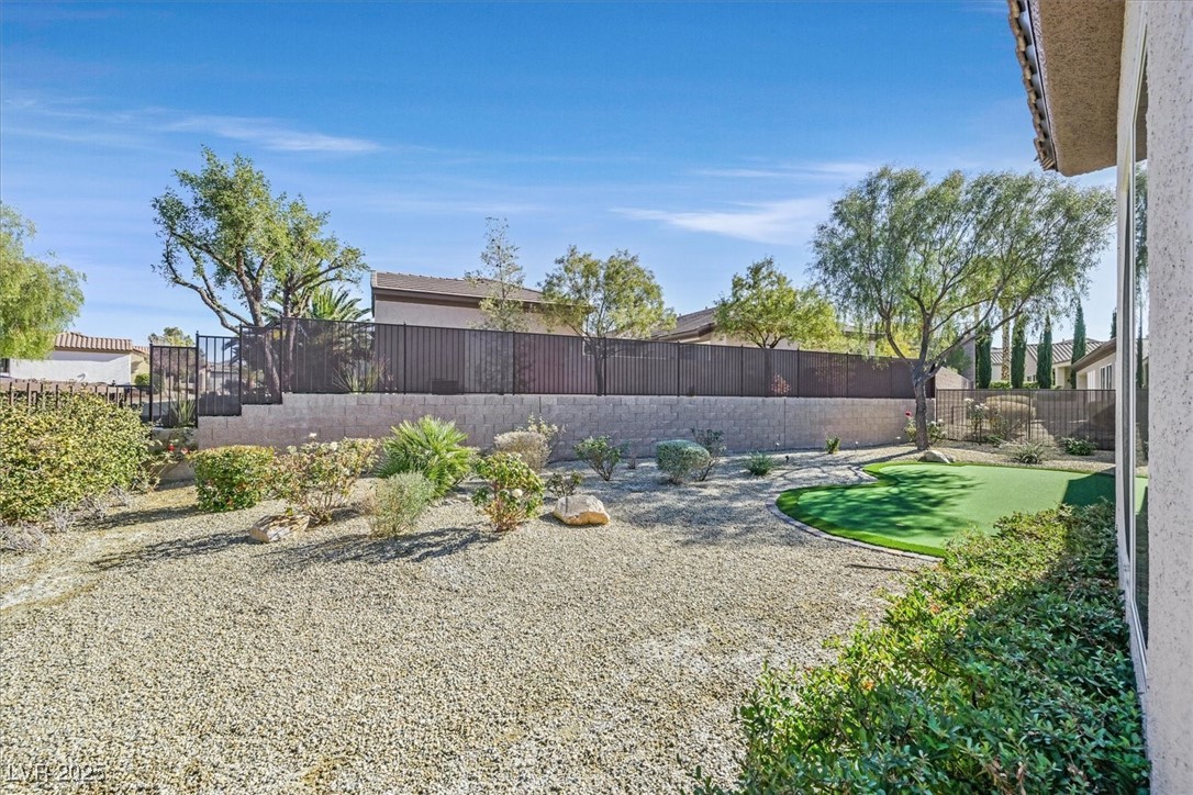 2050 Cambridge Springs Drive Property Photo 8