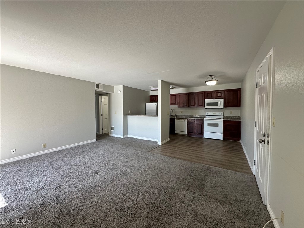 5181 River Glen Drive 172 Property Photo 3