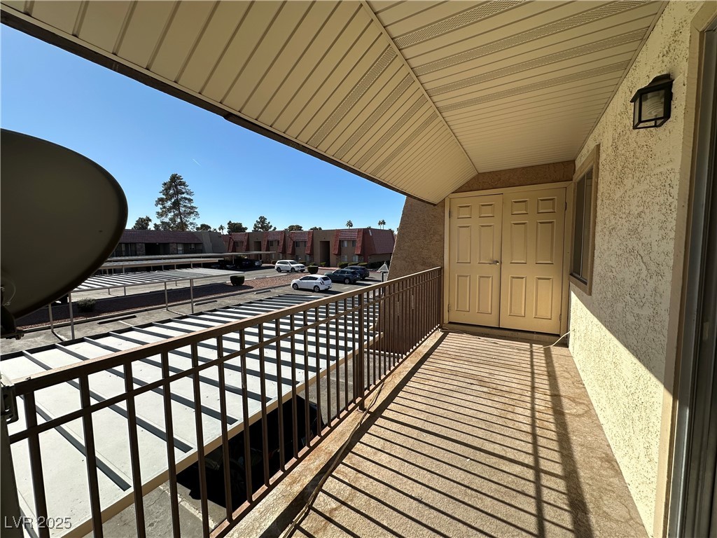 5181 River Glen Drive 172 Property Photo 12