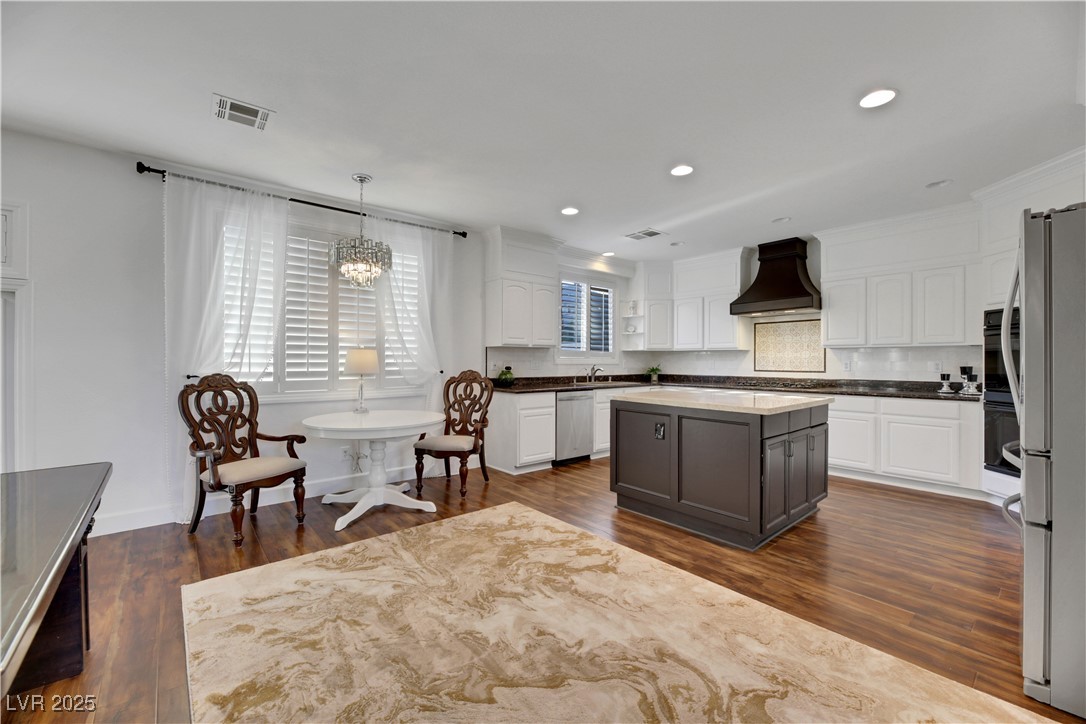 10779 Crown Court Property Photo 14