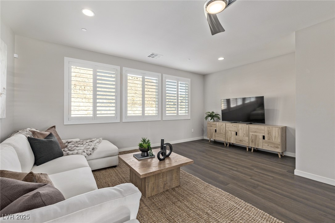 30 Hilltop Crest Street Property Photo 10