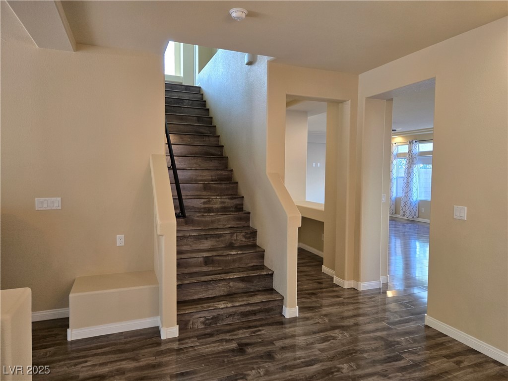 6538 Creekside Cellars Court Property Photo 6
