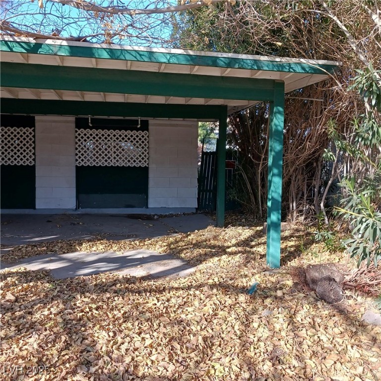 2612 Cabot Street Property Photo 3