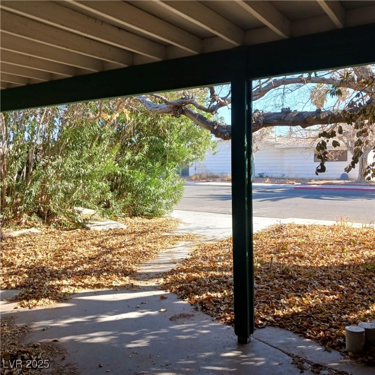 2612 Cabot Street Property Photo 5