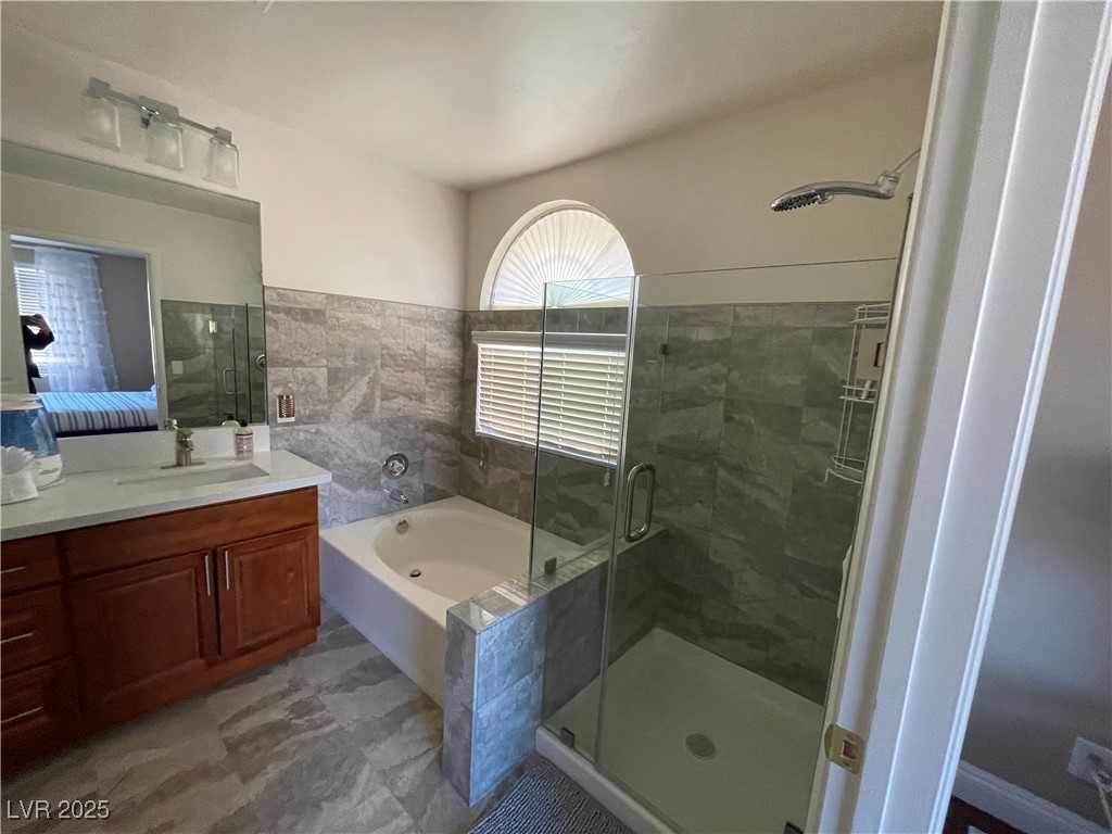 2648413 Property Photo 2