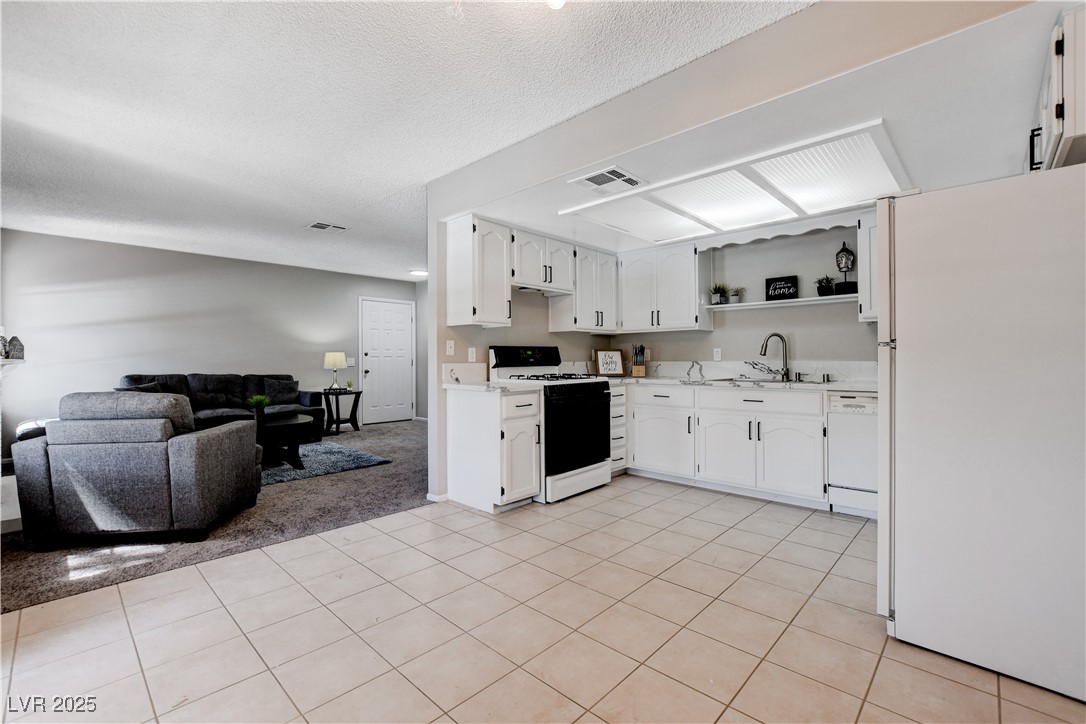 6657 West Tropicana Avenue 201 Property Photo 5